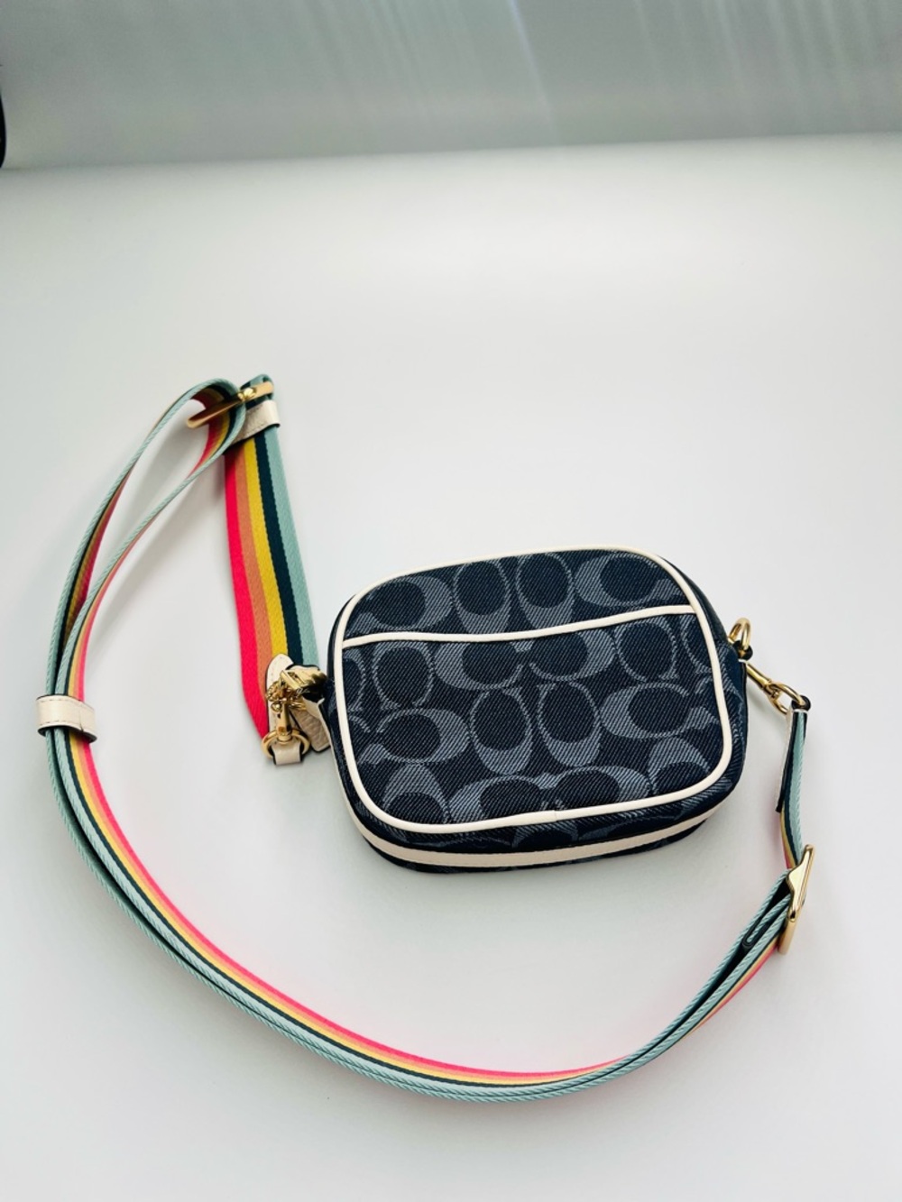 COACH Dempsey Denim Camera Bag EUC - Picture 2 of 9